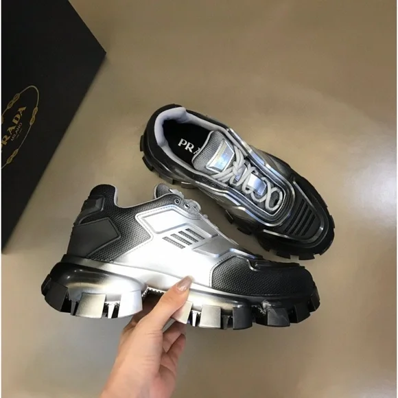 Prada cloudburst sneaker black and silver LE